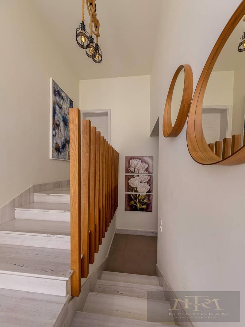 11 9050d32b-bc44-432d-98b5-d23aa9209231. jpeg