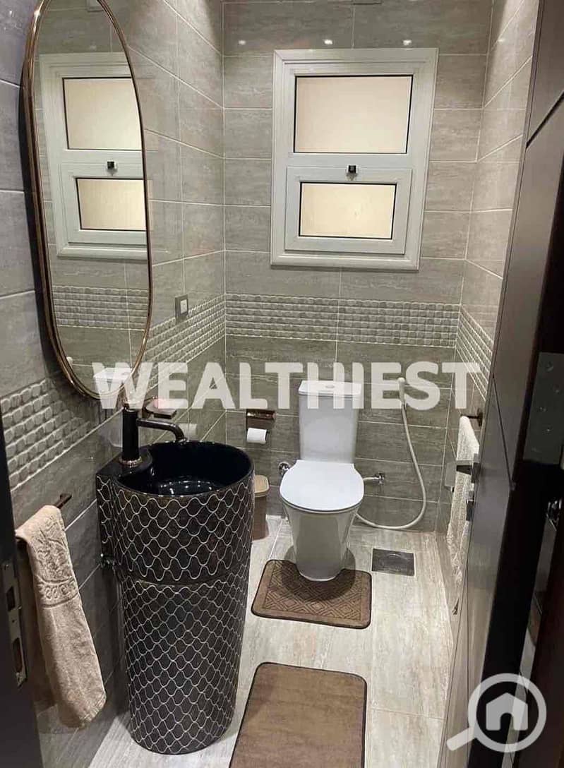 4 9750b596-6e36-46ee-b445-38e6a8689e41. jpg