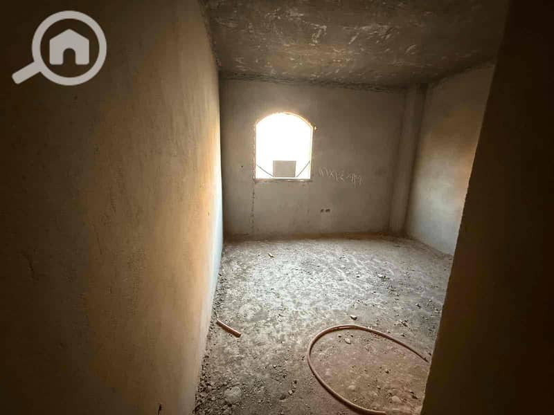 9 033538cf-9084-44b4-bc17-f4ea6c9da347. jpg