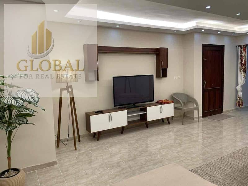 11 e845bb77-7d2a-4e50-9826-c065445eae3a. jpg