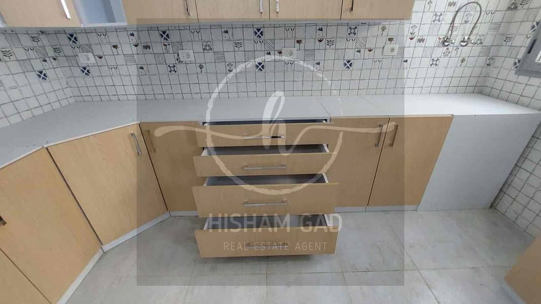 6 24ec4612-e3f7-49dd-9828-a52318ce0a3c. jpg