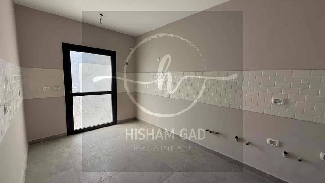 4 37de9214-dd58-4cc9-8f71-a5dcccd31775. jpg