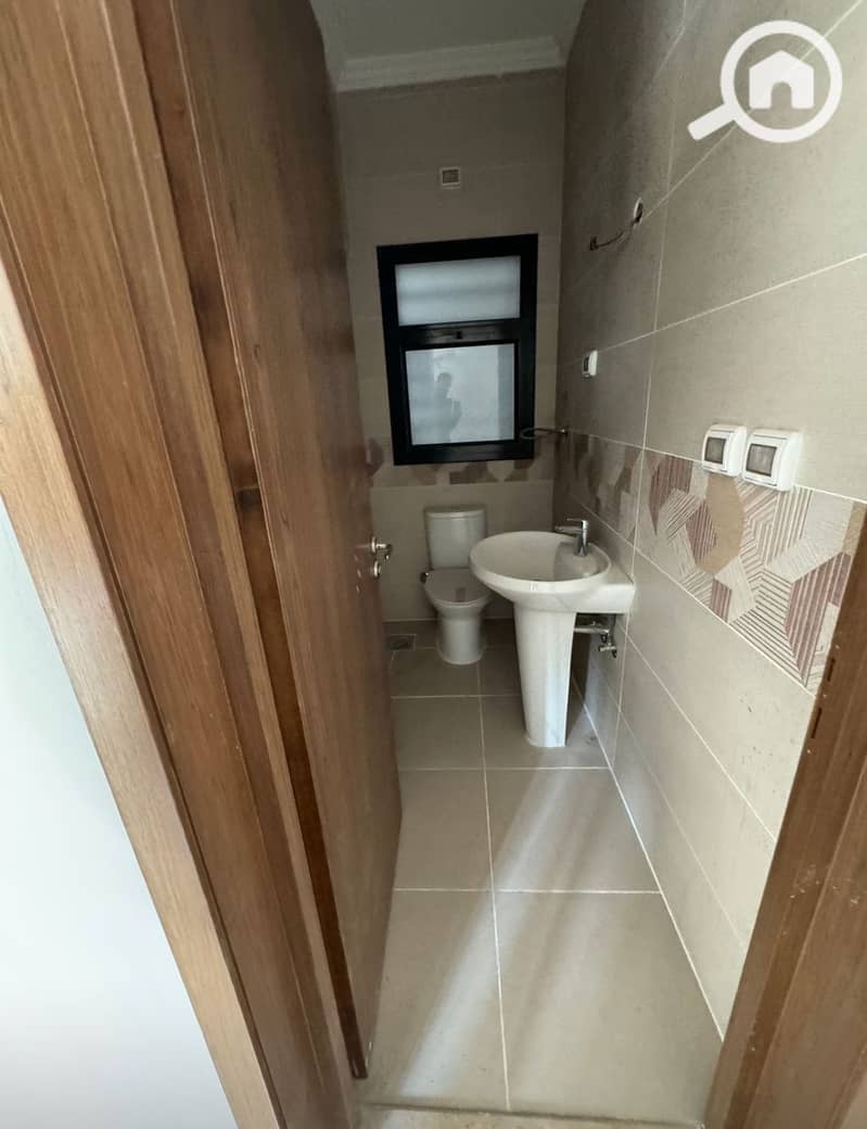 7 WhatsApp Image 2025-11-04 at 1.37. 51 AM. jpeg