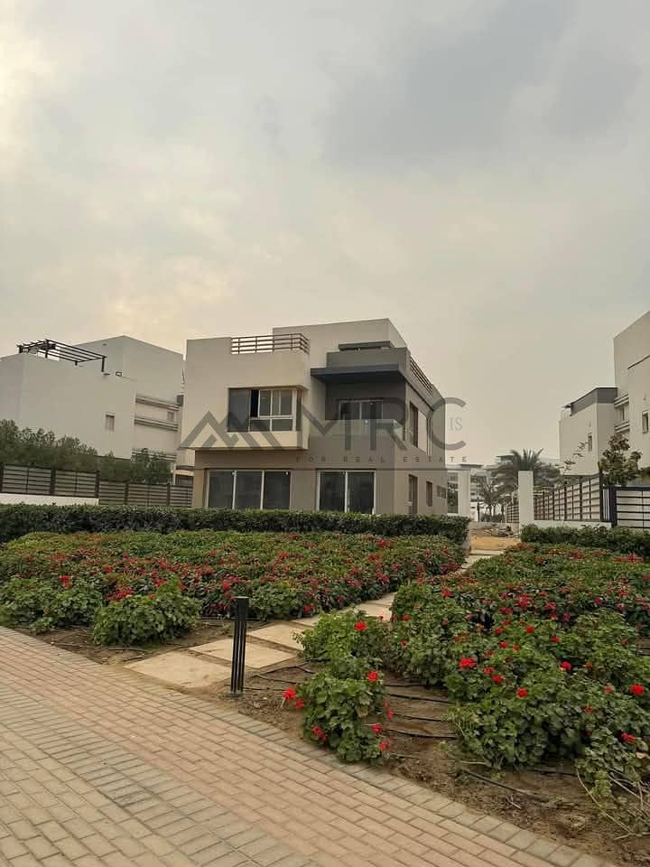 10 3861ca77-0802-4422-91db-ac9e35615313. jpeg