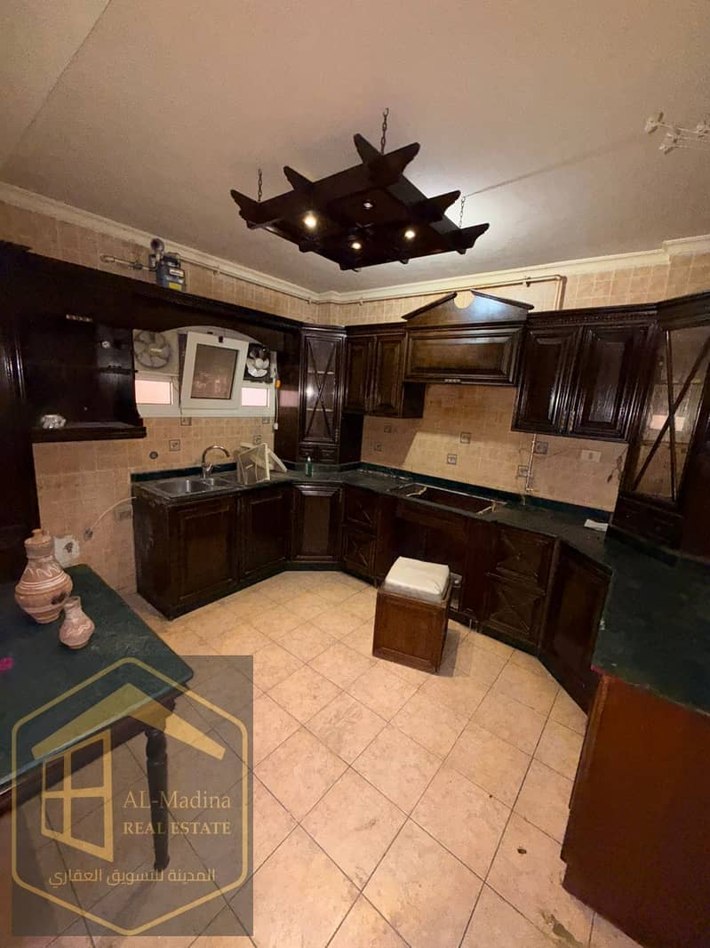 8 e54fe8ad-ba2d-4313-9a1d-98116a4aba93. jpg