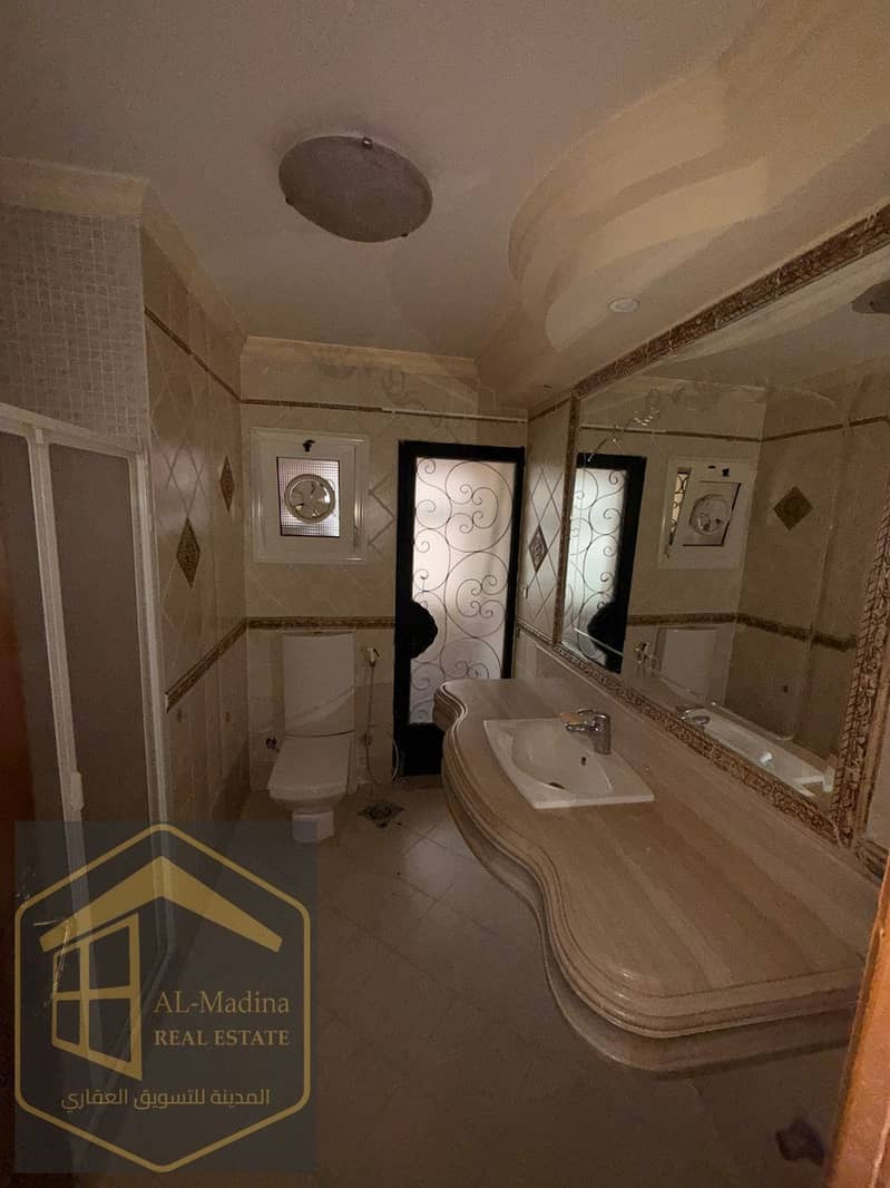 10 f53b9819-7a41-4481-9d1d-6d4b01f34f83. jpg