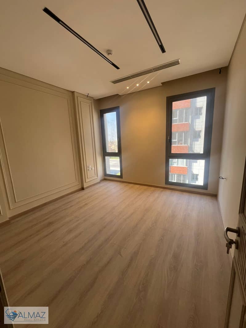 2 WhatsApp Image 2025-10-04 at 12.46. 17 PM (1). jpeg