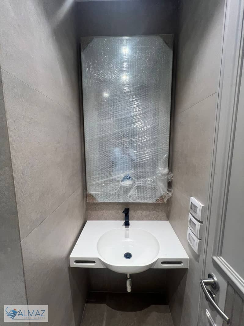 12 WhatsApp Image 2025-10-04 at 12.46. 04 PM. jpeg