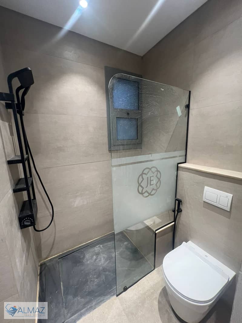 13 WhatsApp Image 2025-10-04 at 12.46. 08 PM. jpeg