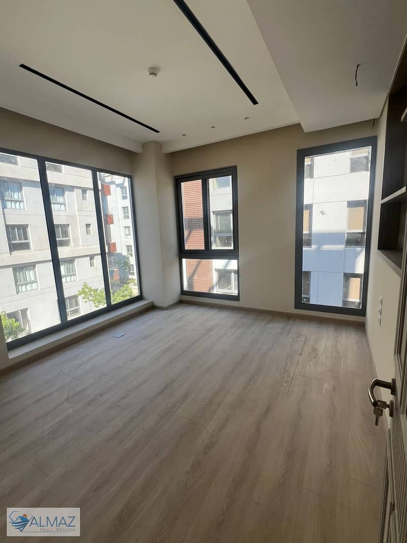 21 WhatsApp Image 2025-10-04 at 12.46. 25 PM (1). jpeg