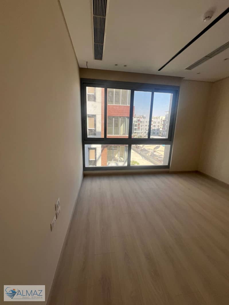 27 WhatsApp Image 2025-10-04 at 12.46. 33 PM. jpeg