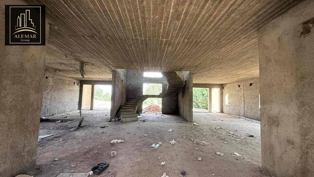 12 35e99fb0-5c64-4492-a604-7c701a7b417f. jpg