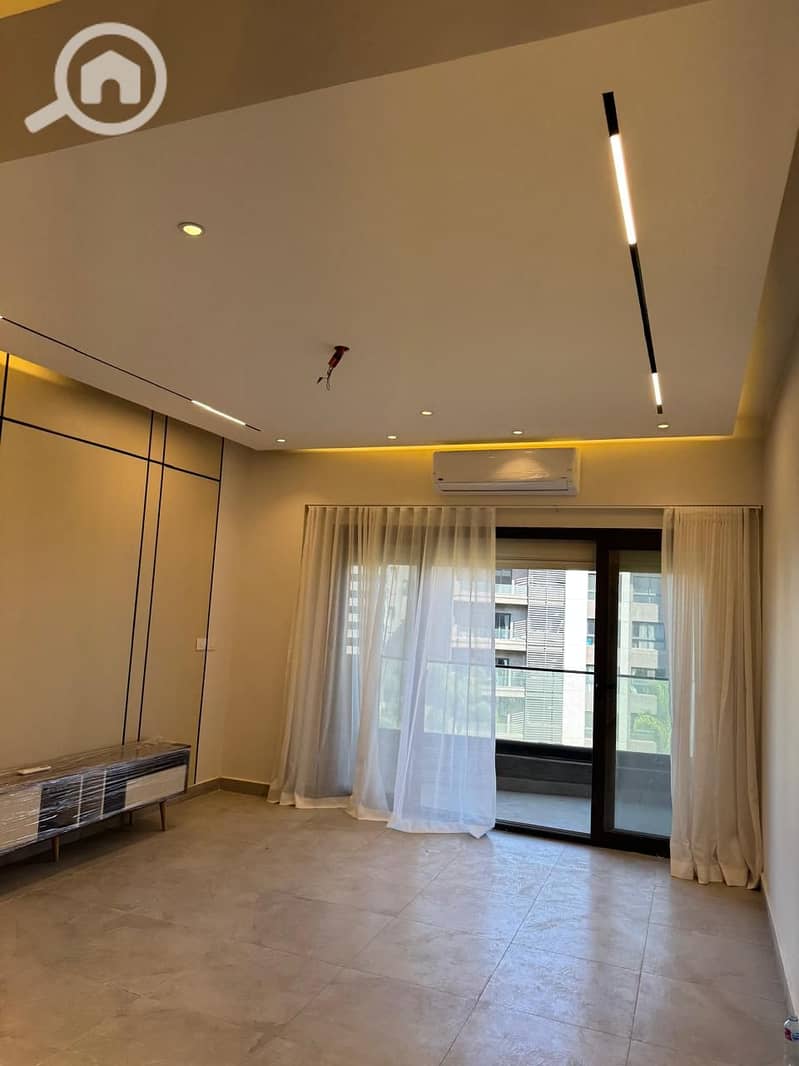 2 6f963e77-91e9-438c-aa7c-47690dc0bffe. jpg