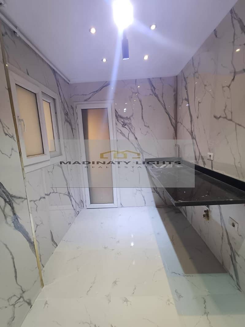 13 8943a8b7-4b5e-4a7c-81e5-c7dbbcdd92a8. jpg