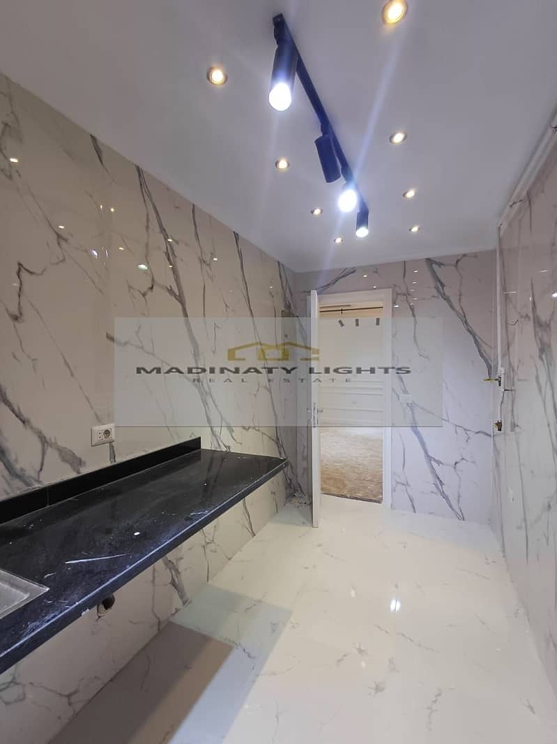 14 4303e7d9-7268-4dd8-b498-cae25067edbc. jpg