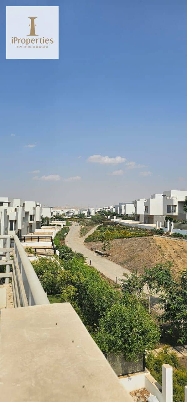 6 b8c3670a-cbe9-4a65-a7a6-73842a5e4f4d. png