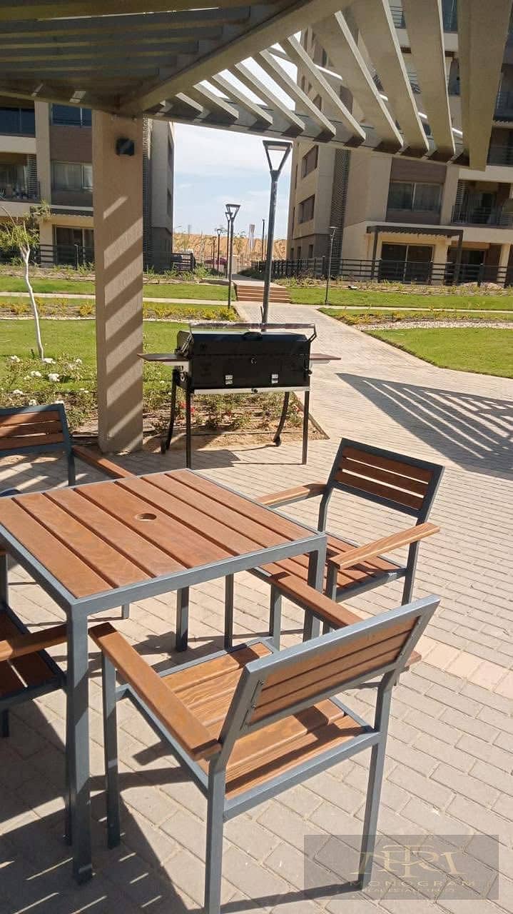 12 ccadf5c6-1f5e-4c7c-b4b1-7d0865f0be68. jpg