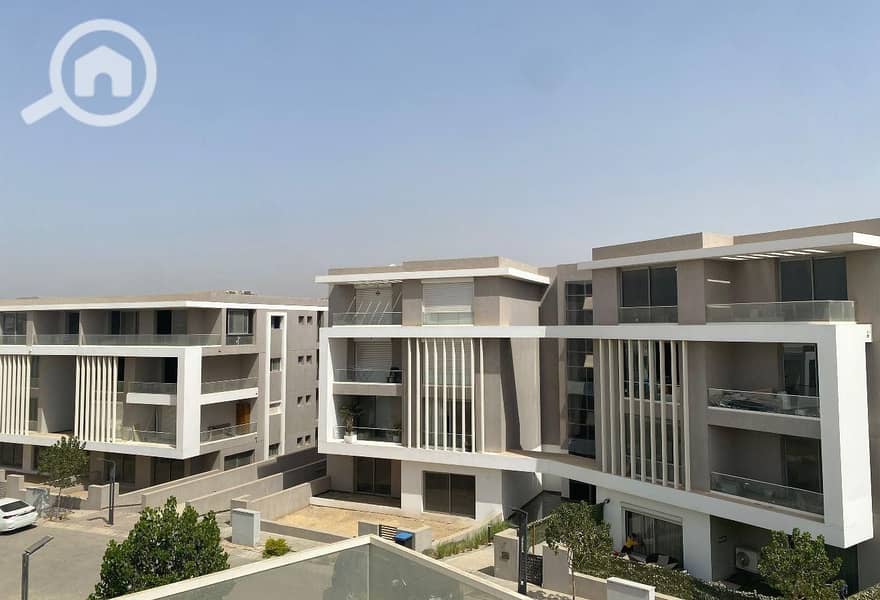 2 6860512-a1654o. jpg