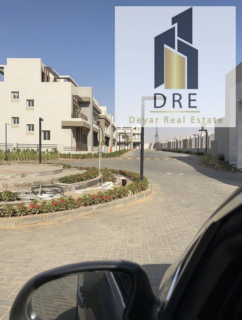 11 d9758f6f-a7ec-4326-821f-429b62bc7f36. jpg