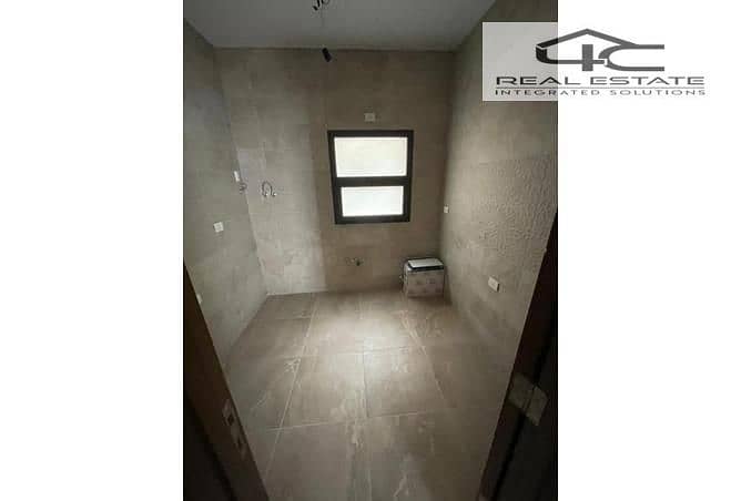 6 3830427-a8d64o. jpg