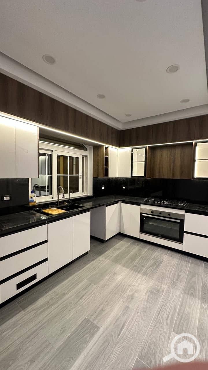 10 144cda2f-7bcc-4e2d-9ad2-ee727500d96a. jpeg