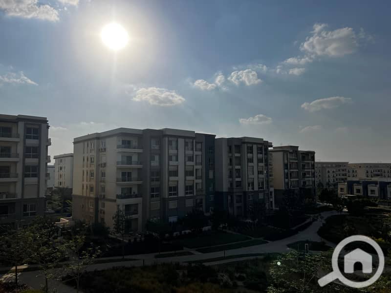 9 244516f7-e52c-483c-a3d1-52cc87e538bc. jpg