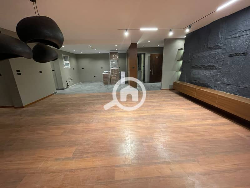 4 4982e829-cc21-4c6d-a10c-b565515523f3. jpg