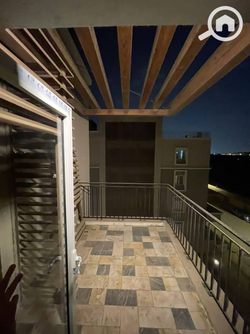 5 668e0090-e82b-47dd-8d2f-c4110a4b9ba8. jpg