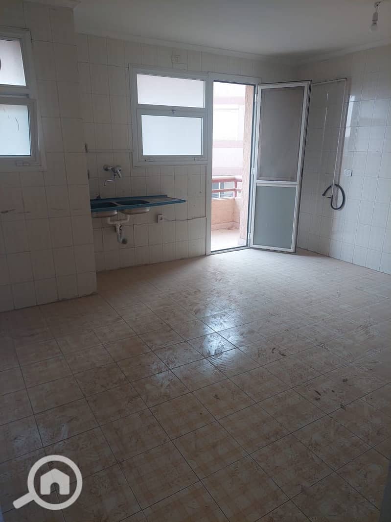 9 22b22e88-5bcf-4cb4-a7bc-1f5b1fe71bd5. jpeg