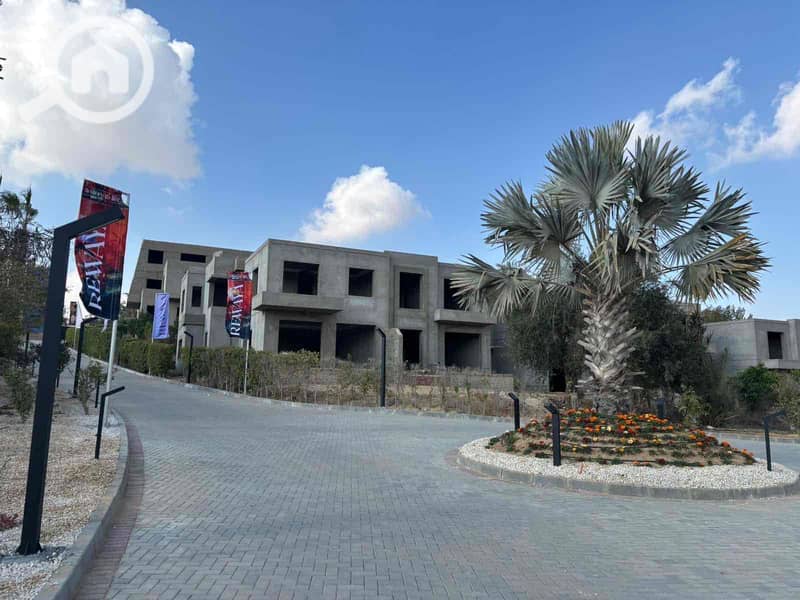 9 b05d8393-aac2-4616-8d95-00d667825c98. jpg