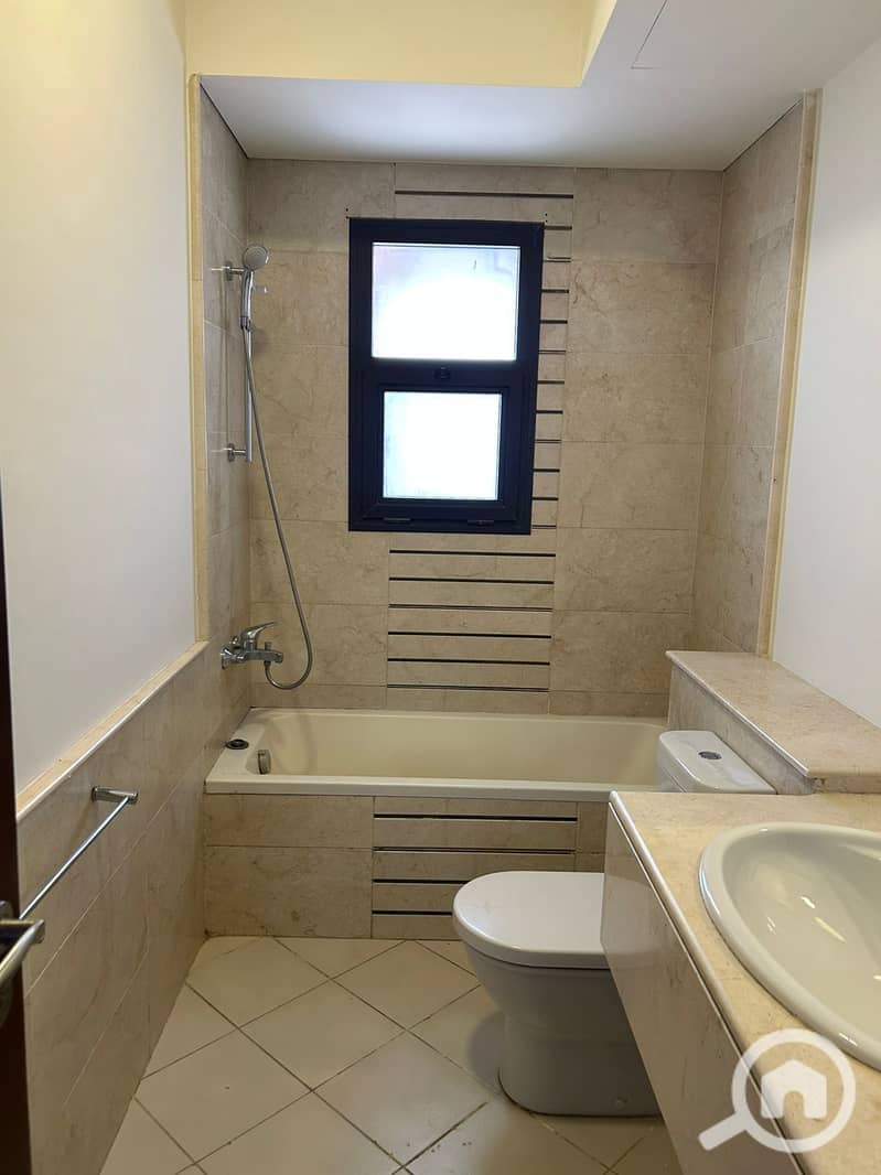 5 e3d774a4-d5f8-4377-9198-ea50b54277b6. jpeg