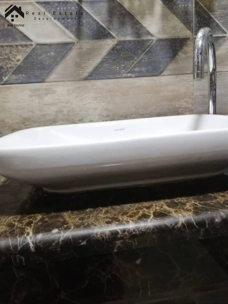 10 c8871857-6200-40a0-9512-16a6f7e15183. jpeg