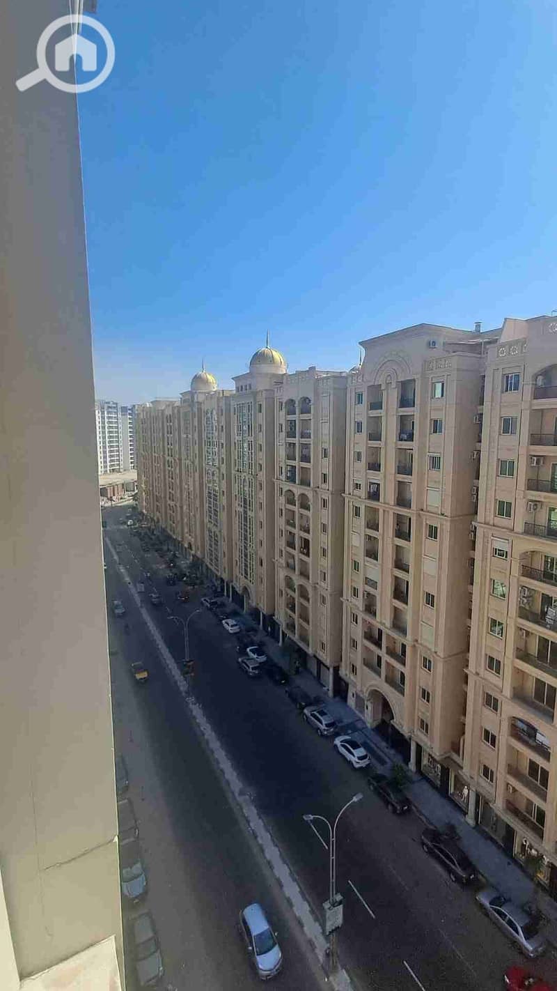 1000687790. jpg 1000687790. jpg