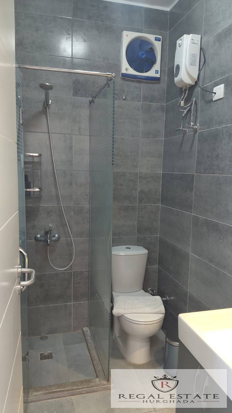 4 67c777b1-04b3-4e18-9651-e1c3b7abeebd. jpeg