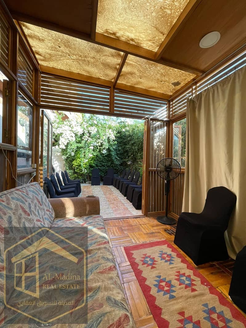 2 3acf8c78-e759-45d0-b7ae-481d8731d4b6. jpg