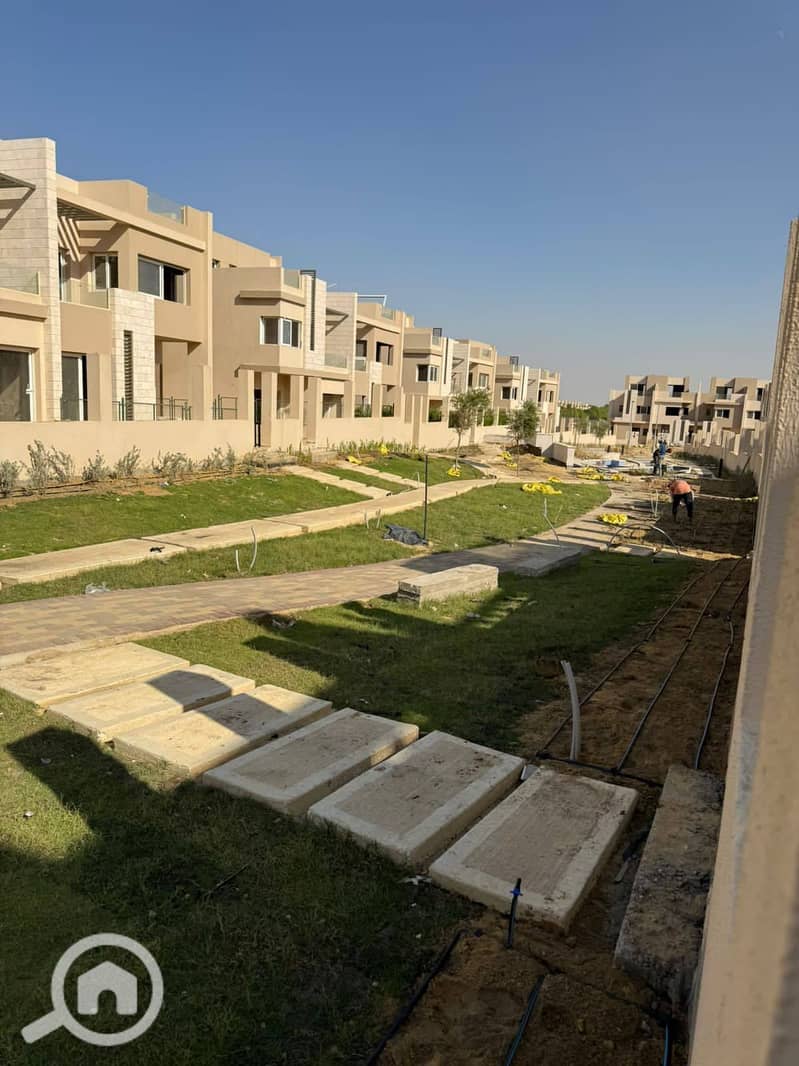 5 ec328b32-a491-4d31-9bda-a2f9cf871466. jpg