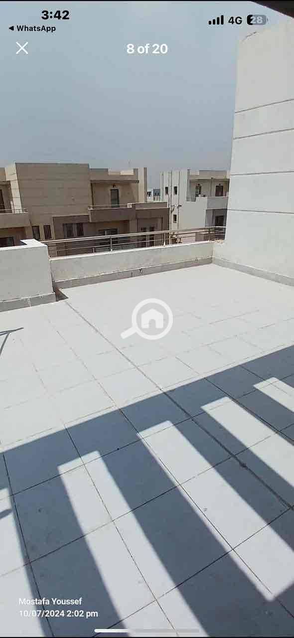 10 f5873afb-9a78-4056-bc4f-2ef5e76e5510. jpg