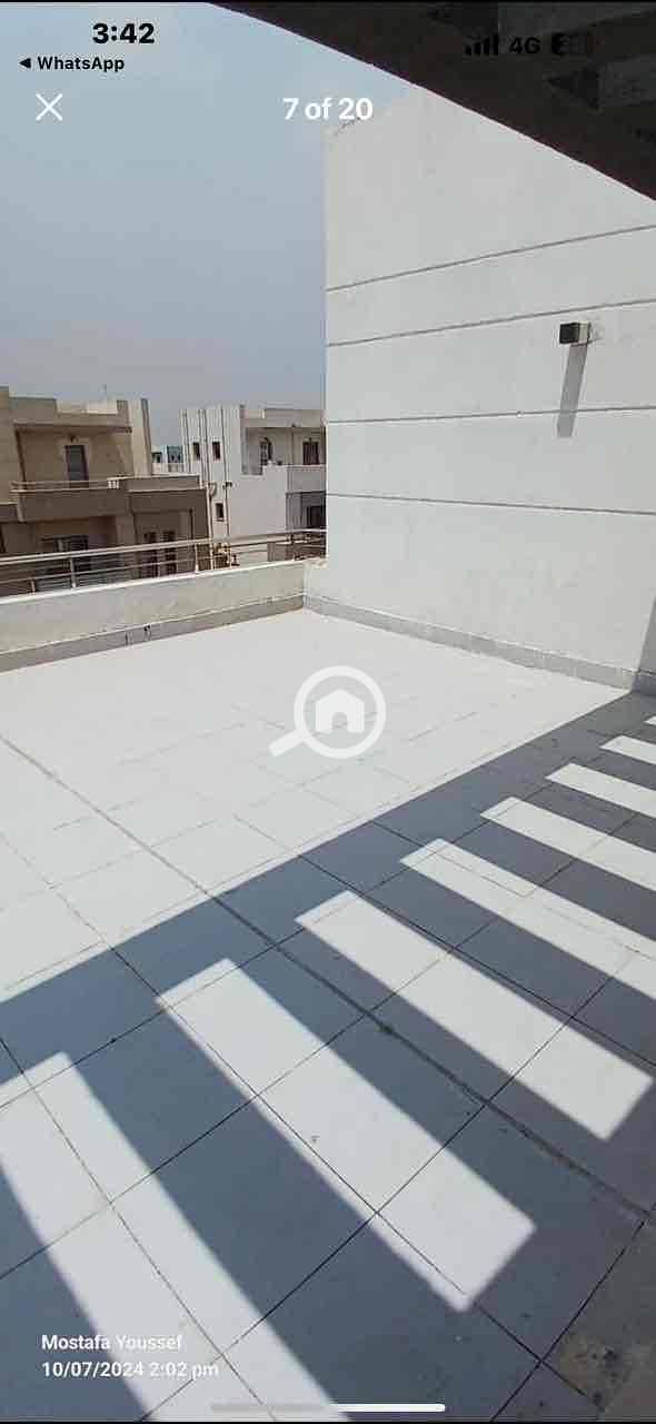 12 8c19ce1f-a182-40bc-be1c-c3b062f84da1. jpg