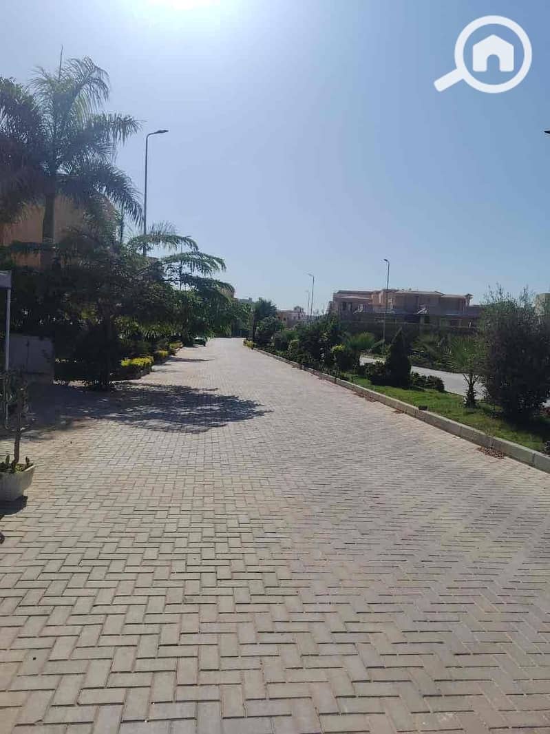 4 ad5f68ab-f921-41ba-97c9-6e44b41cead7. jpg