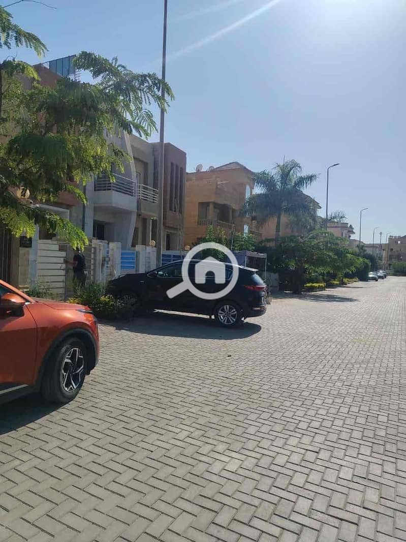 7 b2c0e747-0fcf-4d4d-9b6a-2d9abab7674a. jpg