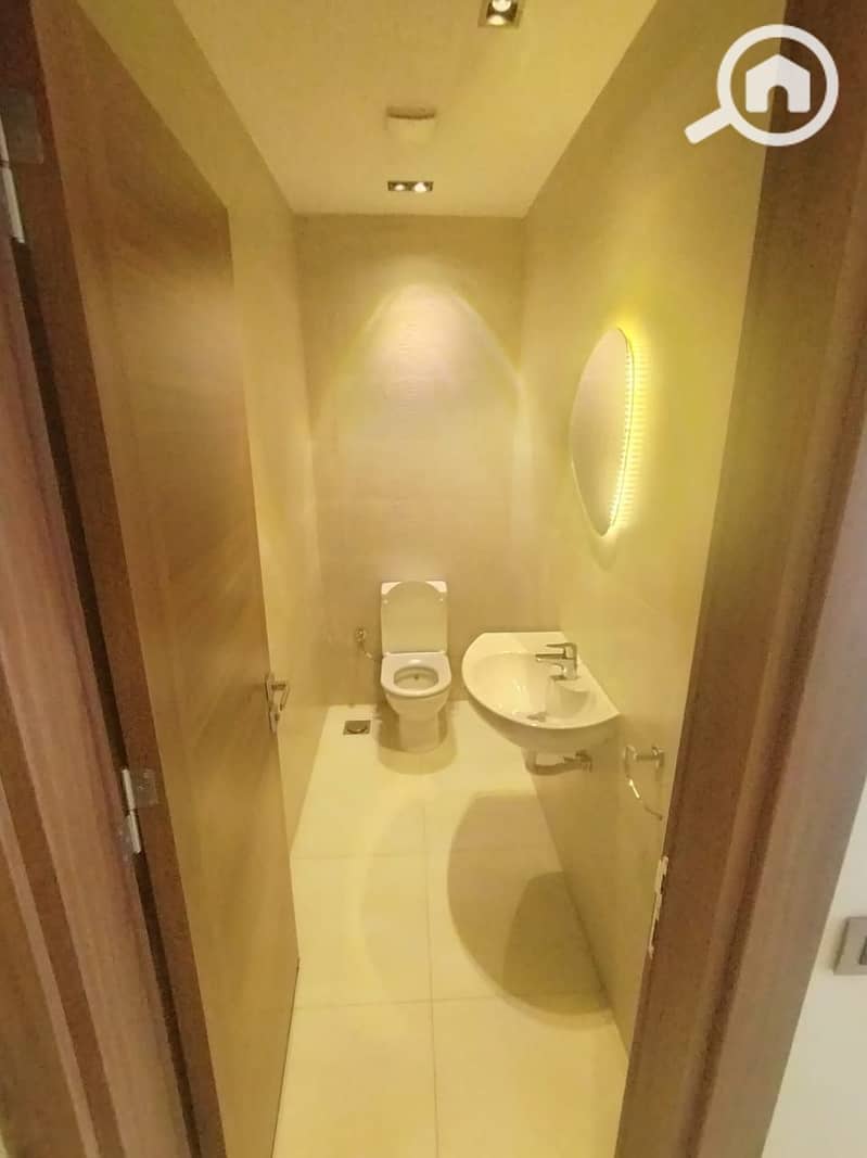 9 180e2063-05cf-49c3-a3e2-5840ae76952a. jpg