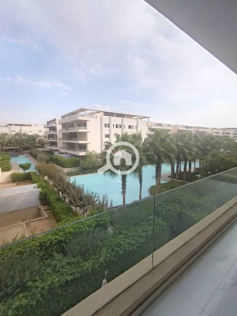 10 a3b8ee34-5618-4deb-9abd-91cbf29c0d36. jpg