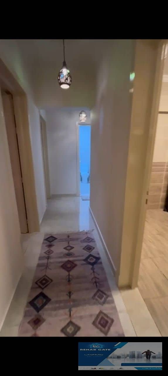 10 c3d597bc-7b52-40f0-a47f-054fc83b7859. jpg