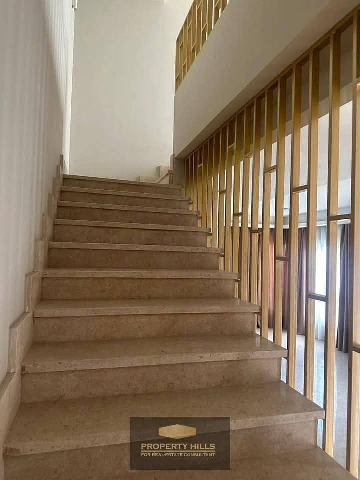 10 74752b7e-82c1-4ed0-acd3-bfd12eae4168. jpg