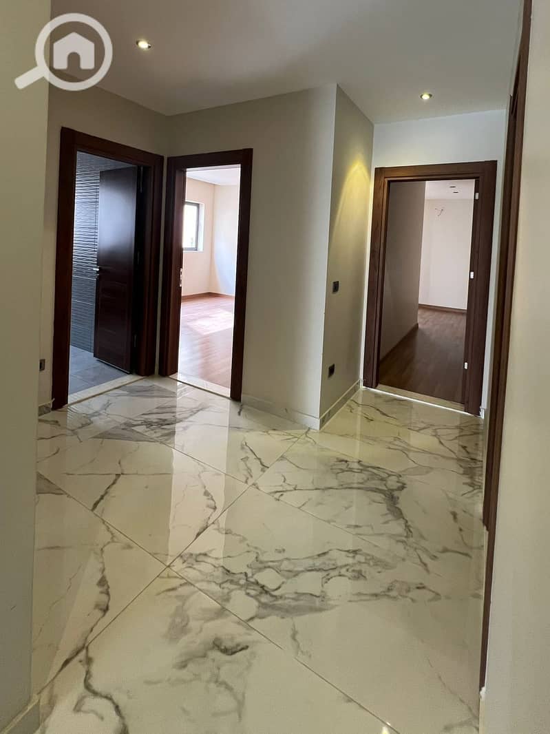 3 1a0144f9-5e78-48ab-994a-064a0e16575d. jpeg