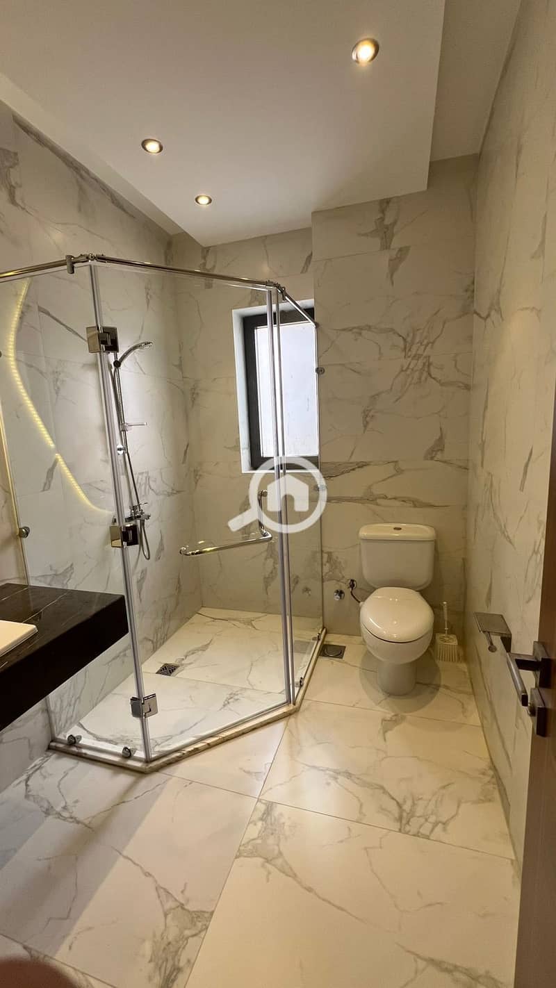 12 9a6d8cef-3dc0-4d11-af8f-70d2336ec872. jpeg