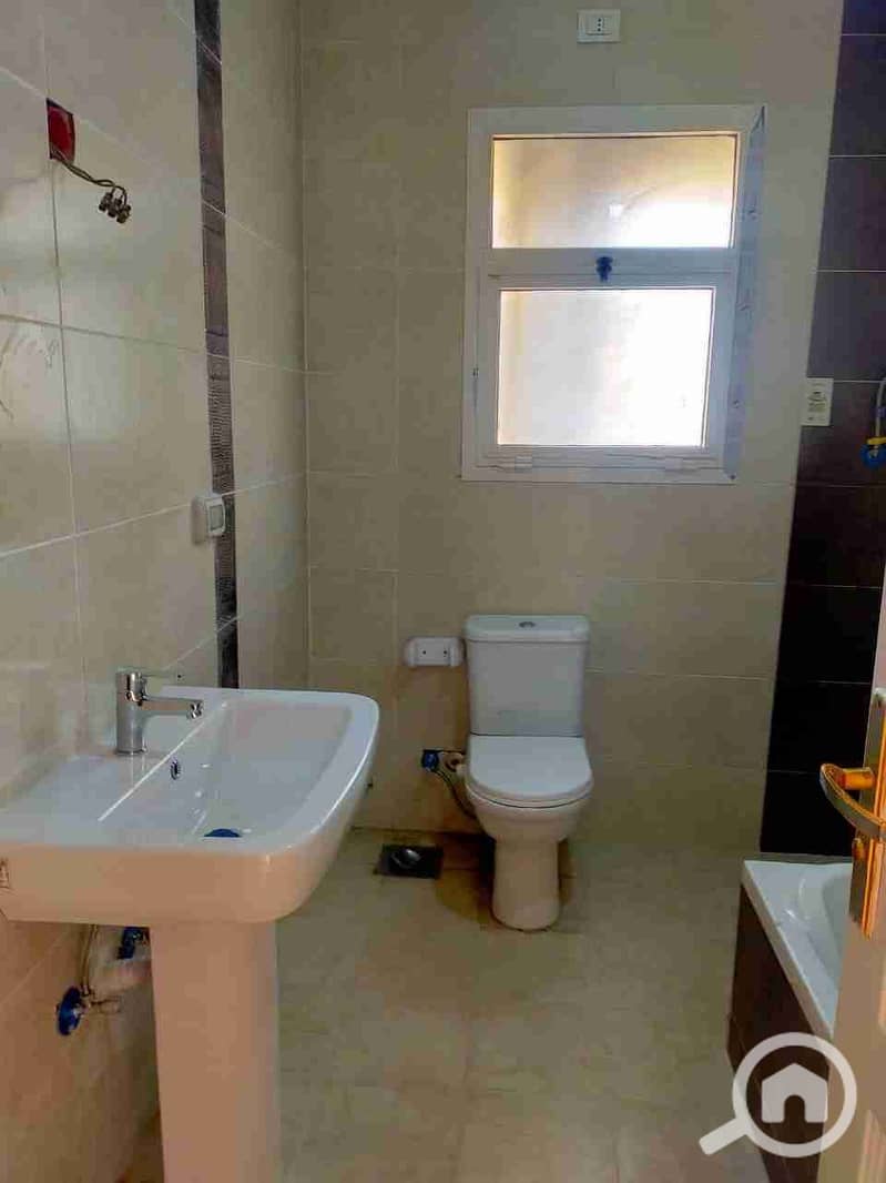 1000492990. jpg 1000492990. jpg