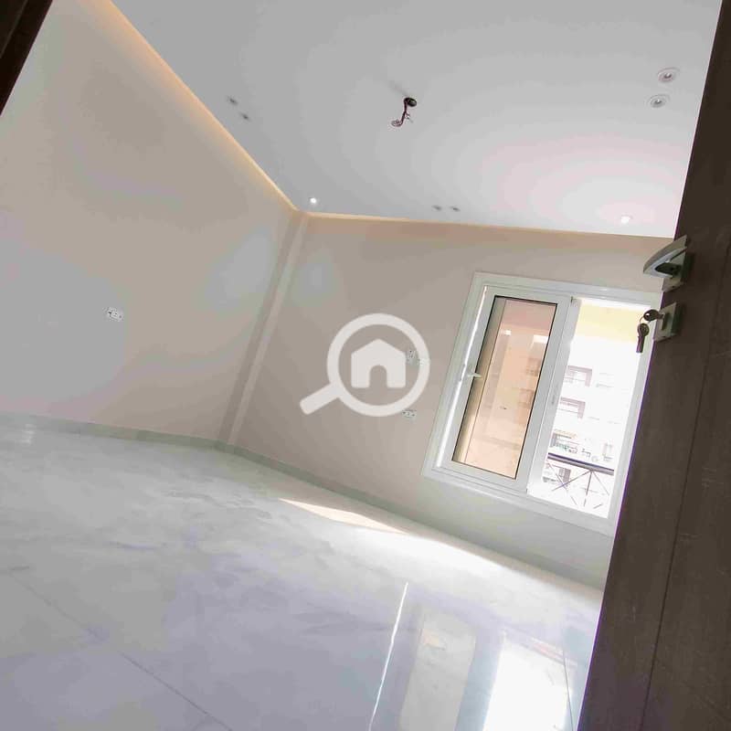 1002163922. jpg 1002163922. jpg