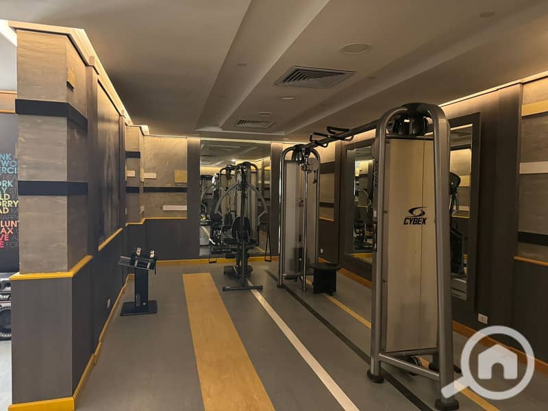 10 463cbfa0-79e9-40d3-9eec-8921154cfd95. jpg