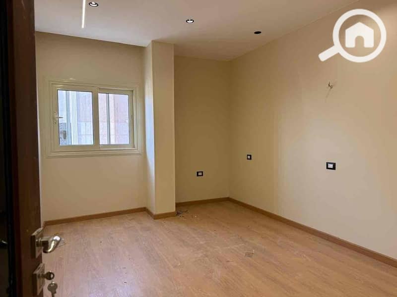 8 c36282a0-5acc-43b1-b2ff-7bb6e4f9d343. jpg